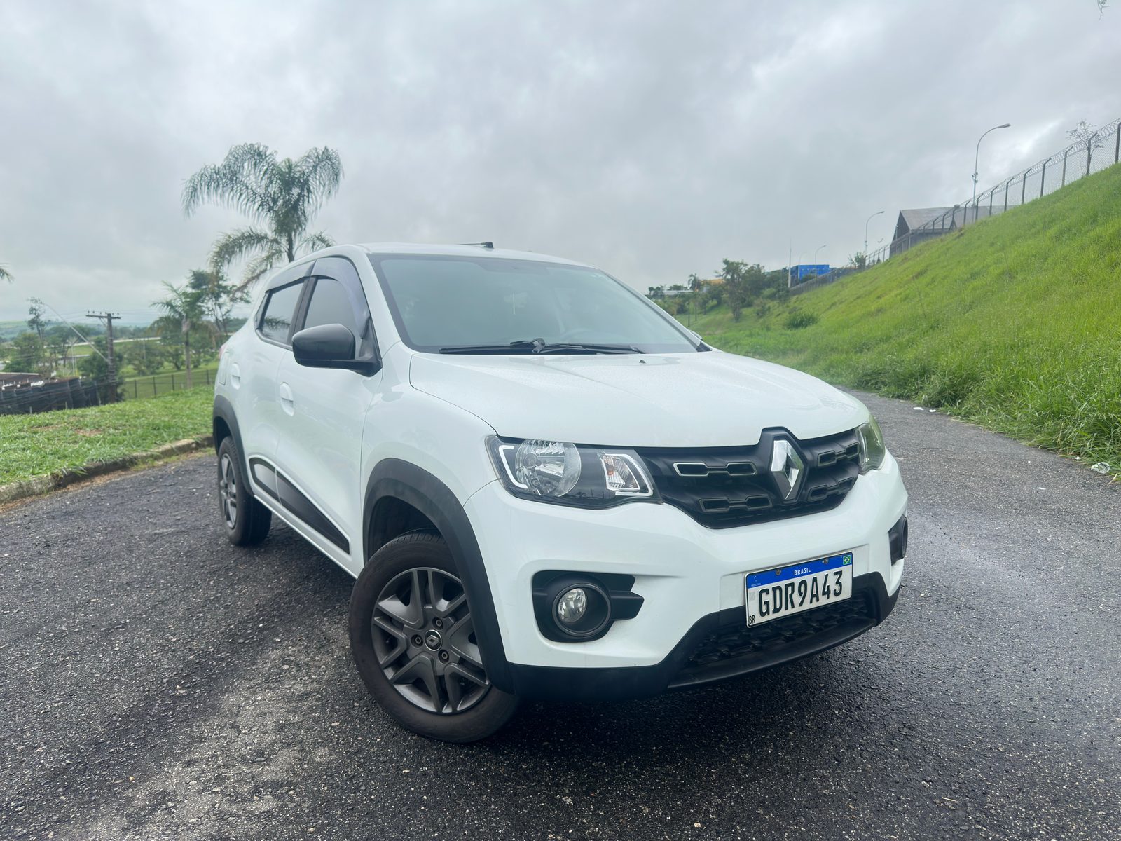 RENAULT KWID INTENSE 1.0 2021, foto 1
